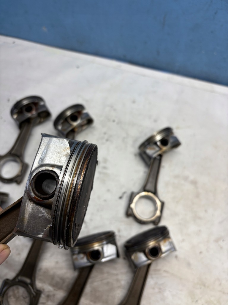 Chrysler dodge jeep 09-23 5.7 hemi поршень з шатун Оригінал