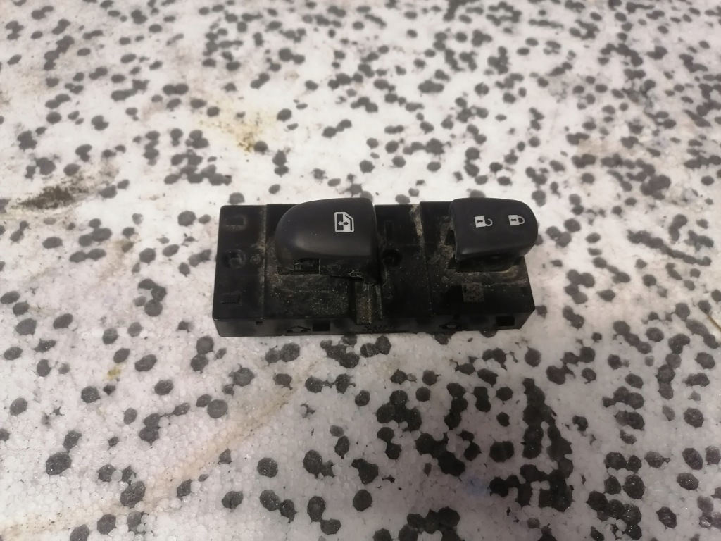 фото №1, Кнопка відкривання скло перед правий qashqai j11