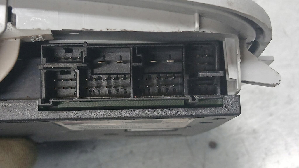 Освещение кабины mercedes benz c-klasa w203 01r 2038201201 в Украине