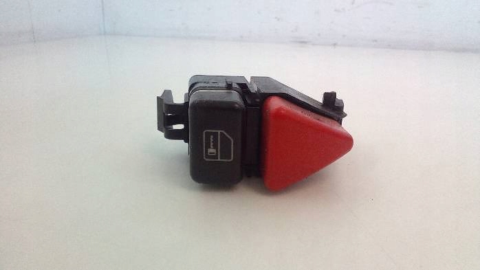 фото №8, Выключатель света аварийных merc a170 a1688201210