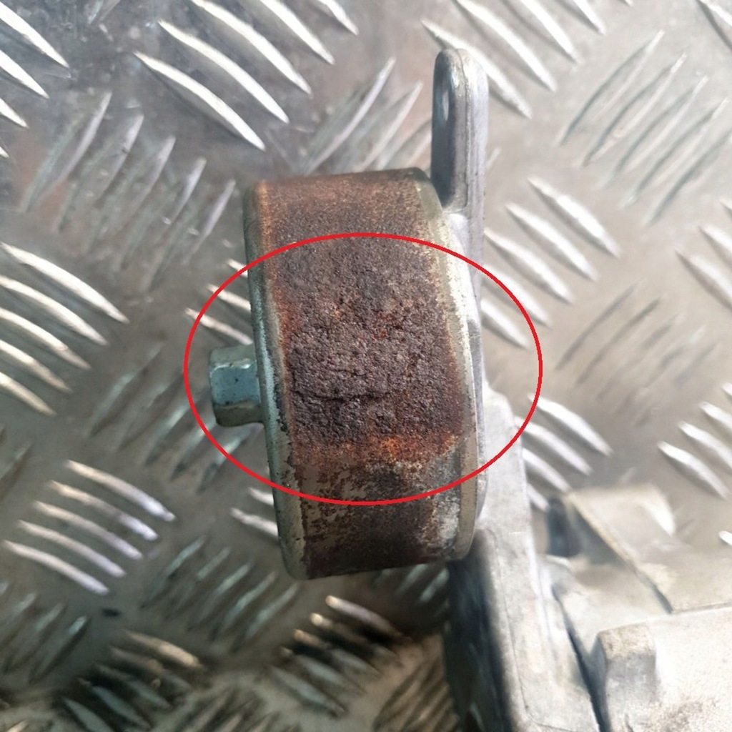 фото №6, Toyota hilux an120, an130 2016 натягувач ремінь генератора