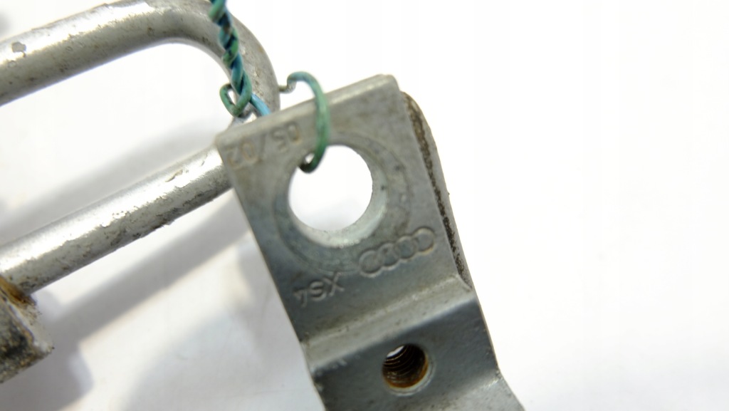 Audi a4 b6 петли дверь левое  перед комплект Киев