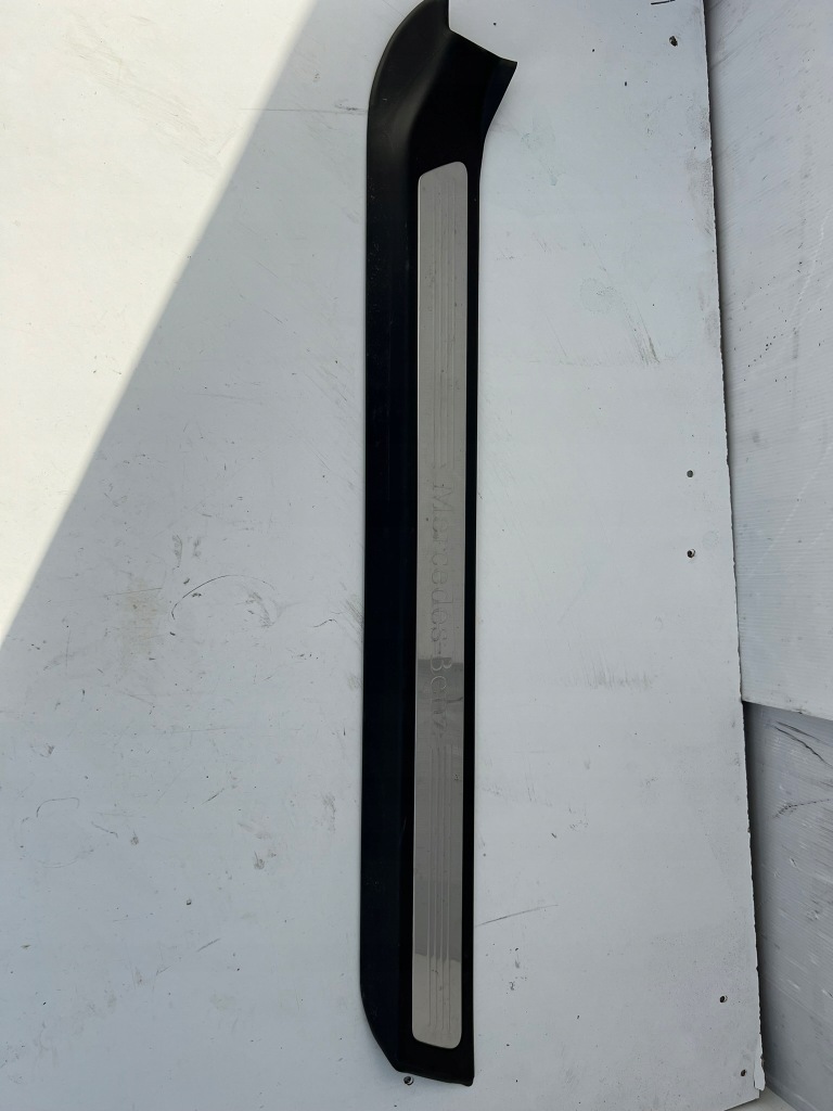 Купити Mercedes e-coupe молдинг поріг ліва a2076800135