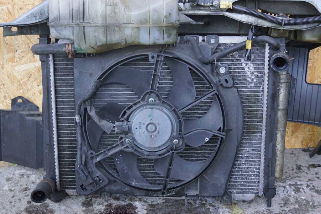 фото №8, Pas передній радіатор nissan note e11 lift 1.5 dci