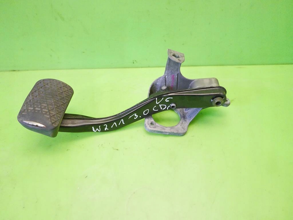 фото №3, Педаль тормоза mercedes w211 e280 3.0 cdi 02-06