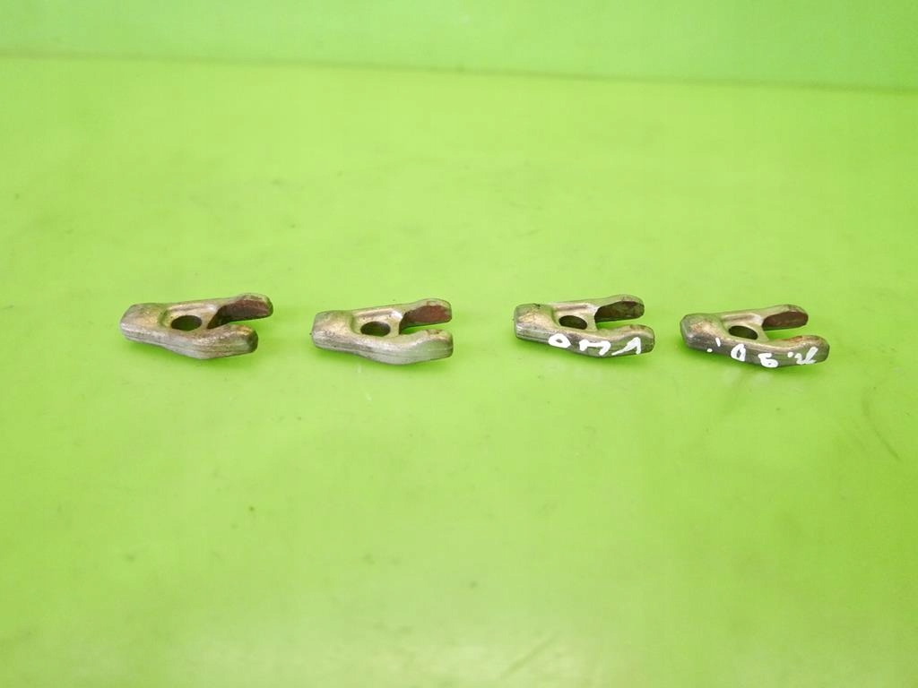 фото №6, Брызговики крепления опоры форсунок volvo v40 i 1.9 di