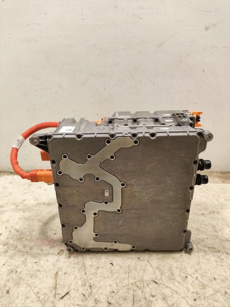 фото №6, Porsche taycan 9j1 2021 преобразователи