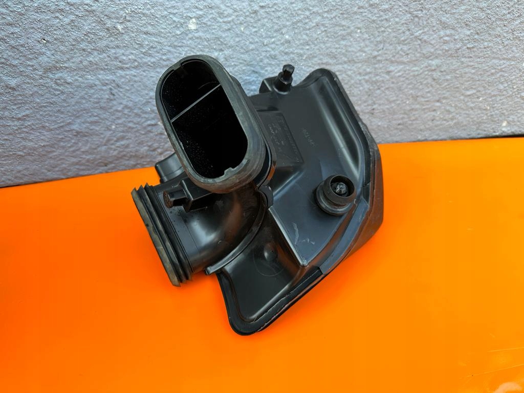 фото №1, Opel zafira c 13337770 резонатор впуск воздуха