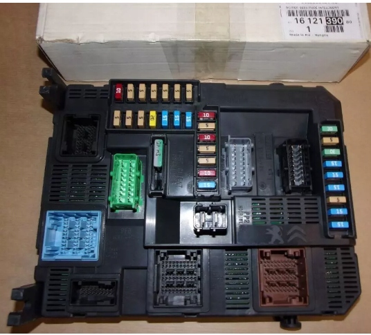 фото №10, Коробка запобіжників c c4 cactus