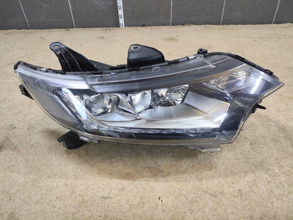 фото №1, Mitsubishi outlander iii lift 2015- full led передний перед правый