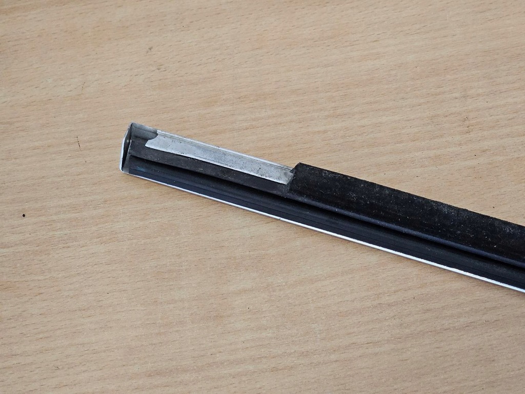 фото №7, Молдинг уплотнитель левый перед volvo s80 v70 xc70 2007-2015