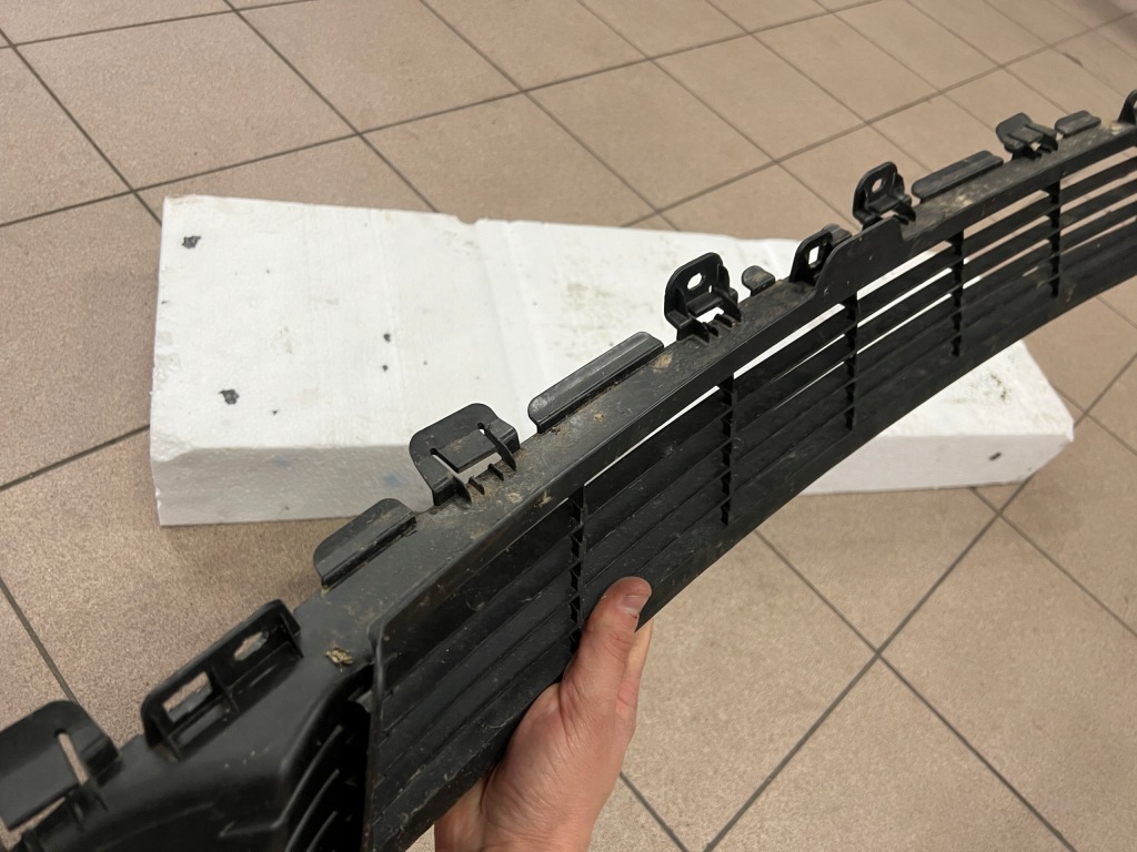 фото №12, Tesla model y 20- решітка решітка радіатора середня бампера перед 1493759-00-a