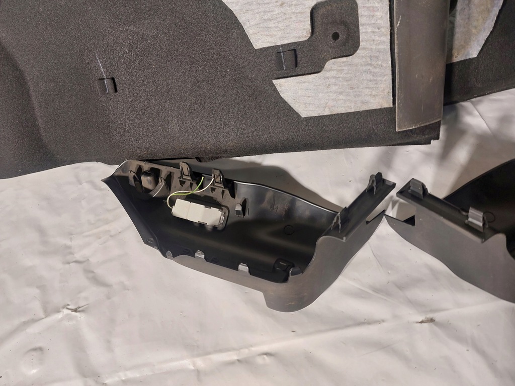 фото №8, Комплект обшивка дверей оббивка багажника peugeot 208 i eu