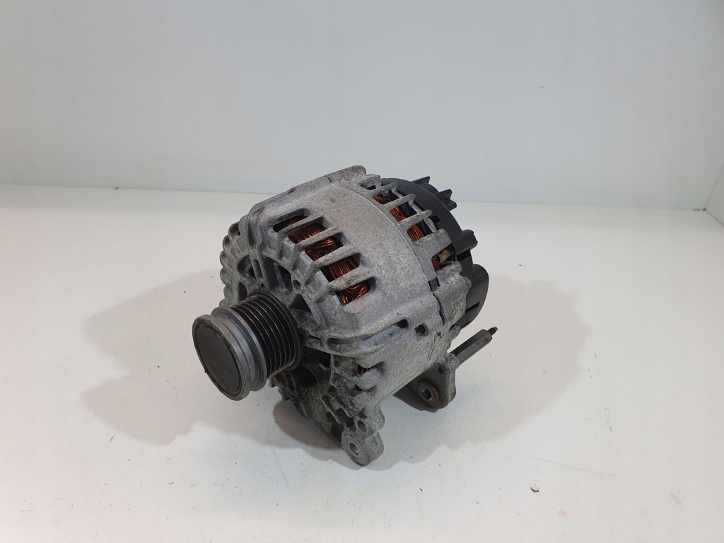 Купити Vw seat audi 1.4tsi tfsi генератор 04e903023k