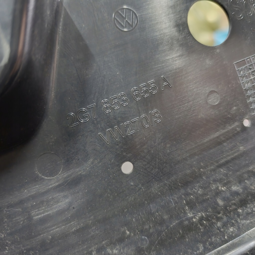 Решітка радіатора решітка  vw taigo r-line 2g7853651 Ціна