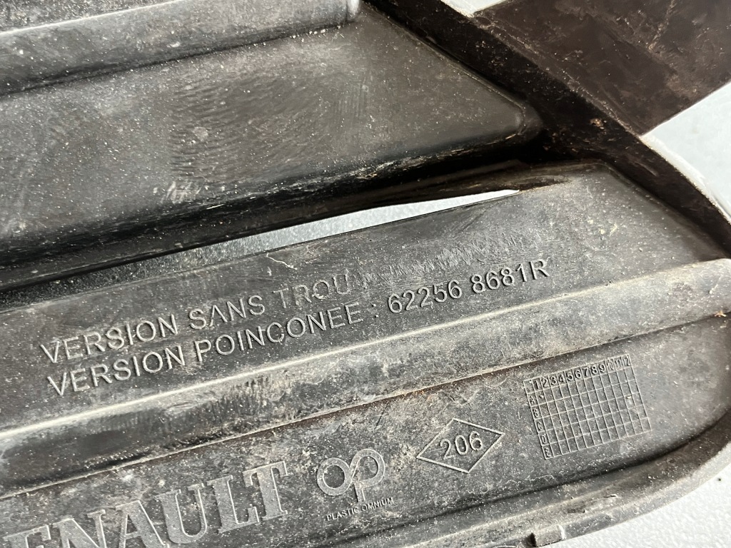 фото №1, Решётка бампера правый перед renault espace v 622568681r