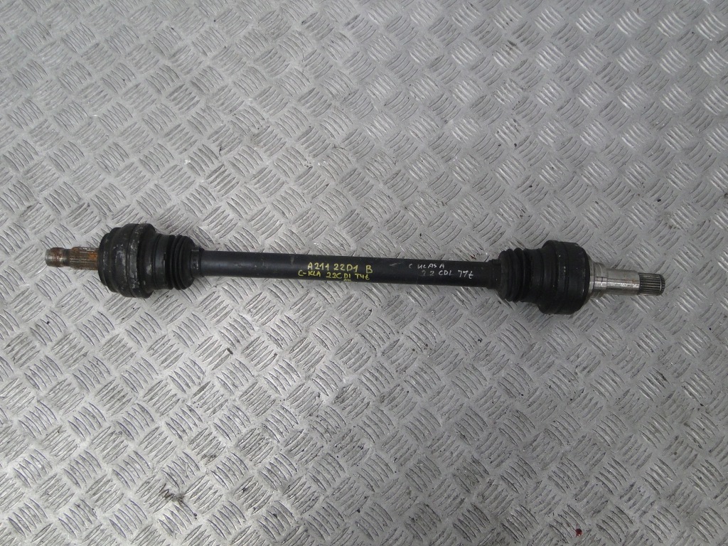 Приводной вал задний  mercedes cla w117 2017r Доставка