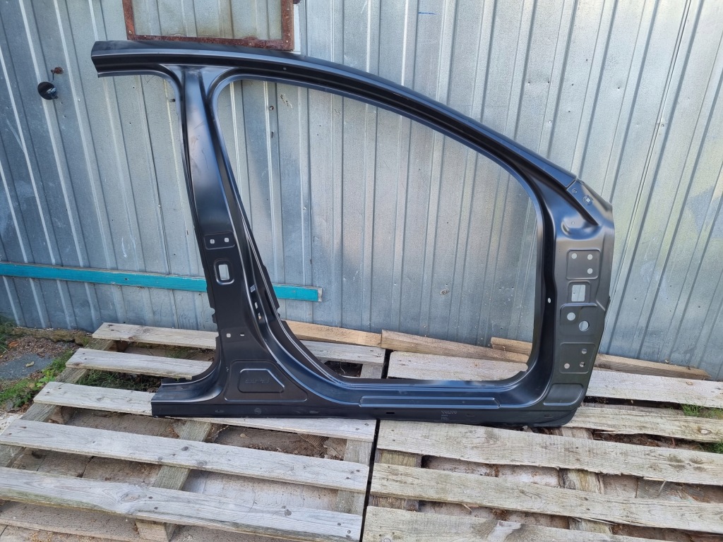 Купить Volvo v60 s60 2 2010- порог правый  стойка  обшивка