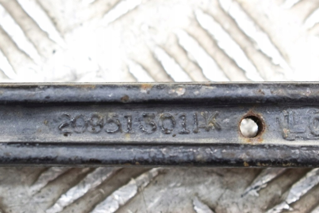 фото №6, Chevrolet camaro mk5 передні праве нижні важіль 20951301 6.2 бензин 318kw