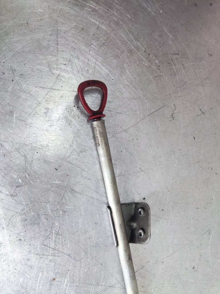 фото №7, Mercedes w204 2.2 cdi трубка измеритель уровня масла a65111466q02