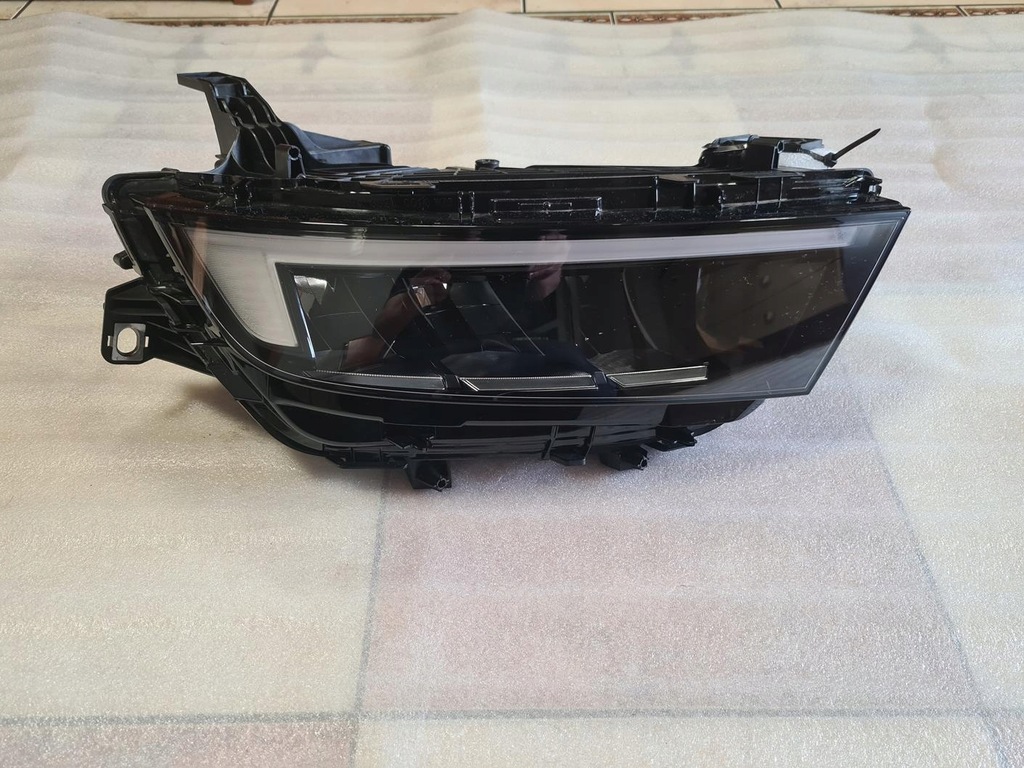 фото №1, Opel astra l 2022 - rok лампа перед правая 9858777180