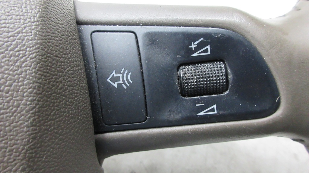 фото №13, Audi a8 d3 воздуховод подушка лепестки переключения lift