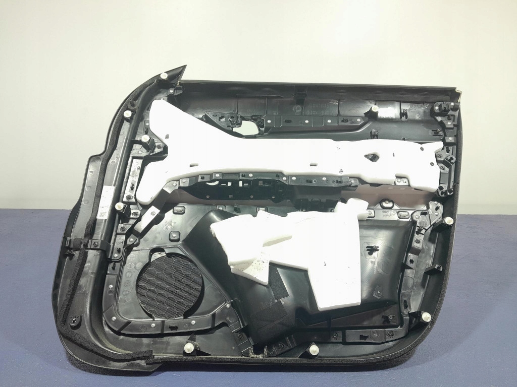 Mazda cx-5 ii обивка дверь перед левая европа Недорого