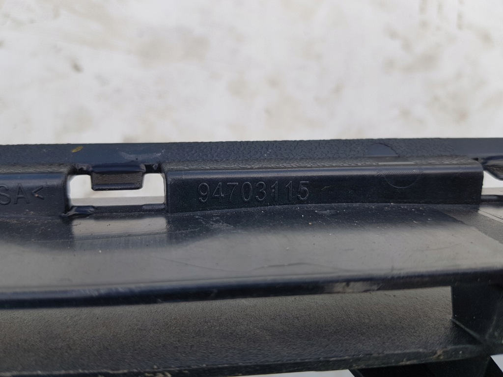 Решётка бампера перед opel astra h gtc Цена