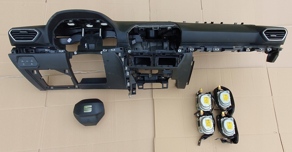 фото №1, Консоль приборная панель подушка безопасности ремни leon 4 iv оригинал демонтаж