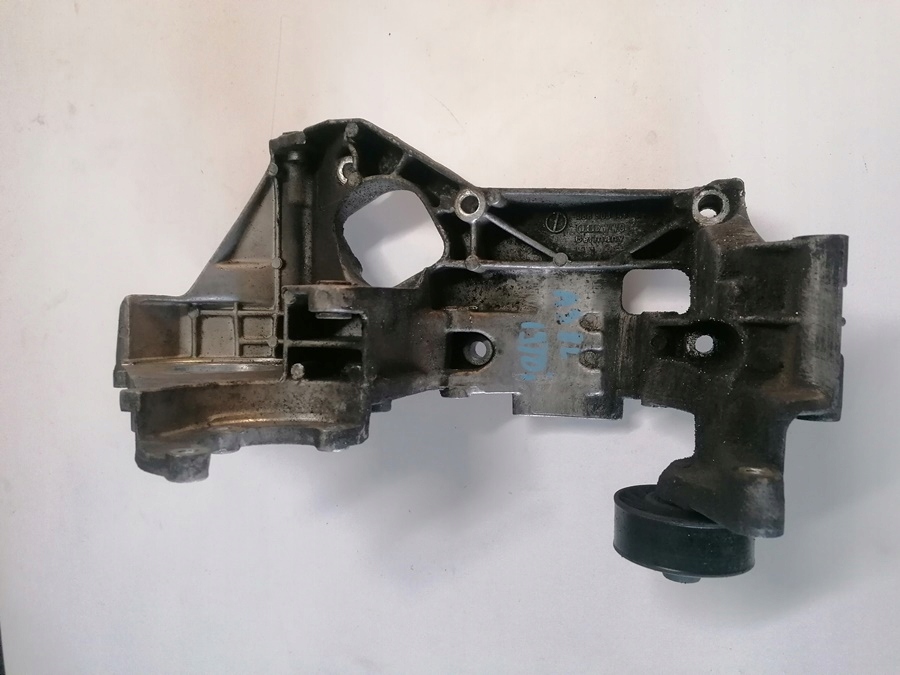 фото №1, Audi a3 8l 96- 1.9 tdi кронштейн кронштейн 038903143