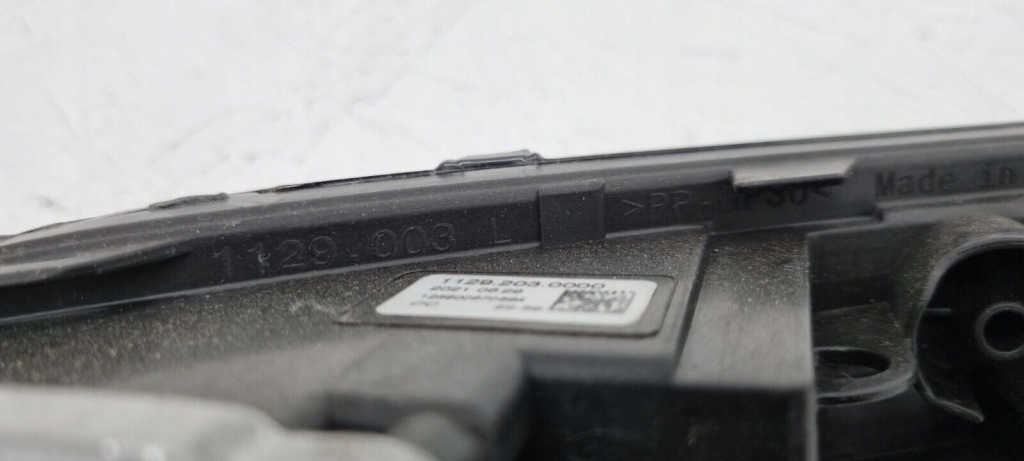 Porsche macan mk2 fl turbo 2019- led drl лівий поворотник 95b953055e Зі Шроту