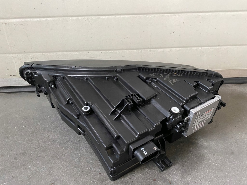 фото №2, Audi r8 4s0 laser права лампа