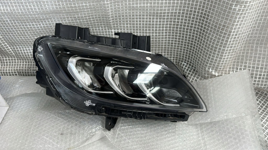 фото №1, Hyundai kona 2021- лампа права full led перед