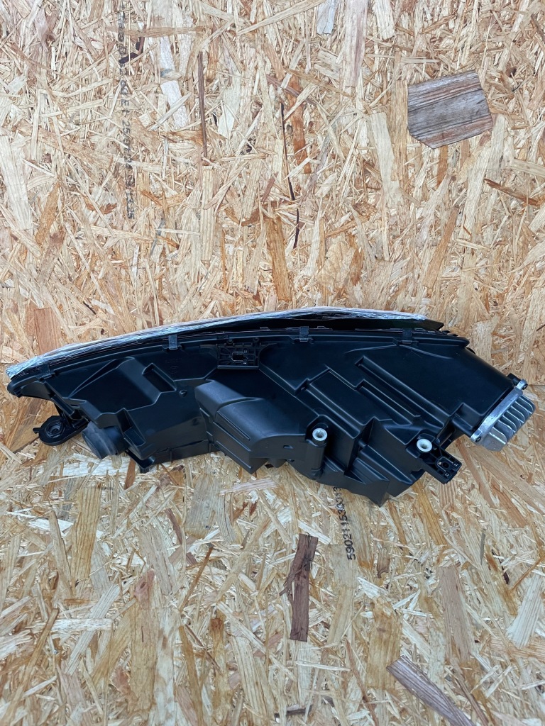 Фара правый  full led audi a4 8w америка! Цена