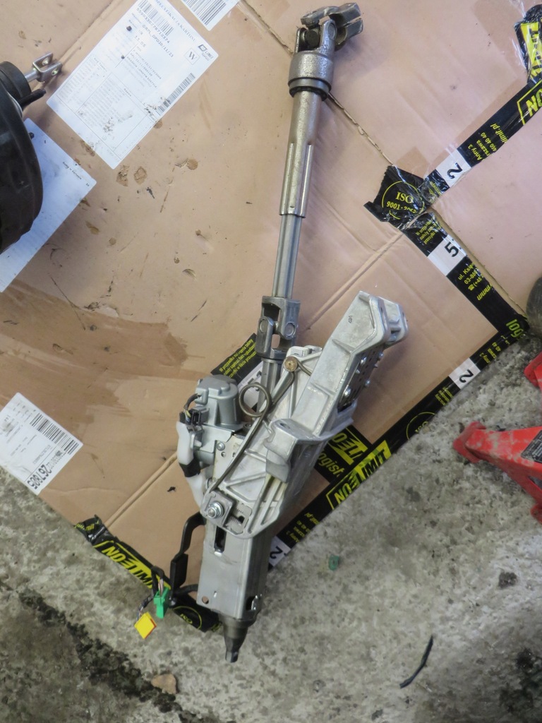 фото №1, Volvo v40 2014 ii колонка кермова з блокування r