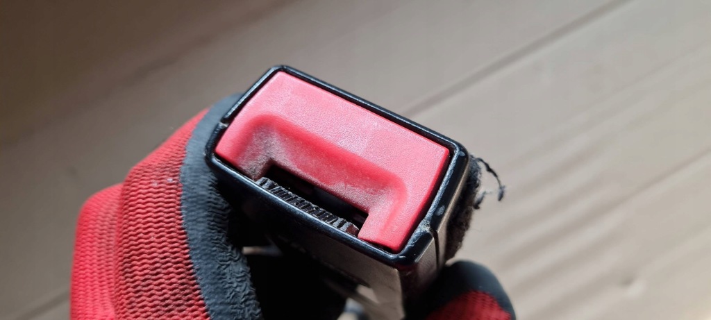 Купити A4 b8 a5 кліпса поперечина пряжка ліва права перед 8k0857755f