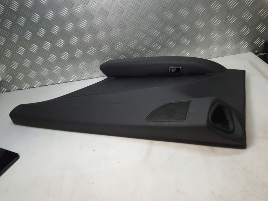 Обшивка дверь правый задний  mercedes e c207 w207 207 купе 2076902225 Киев