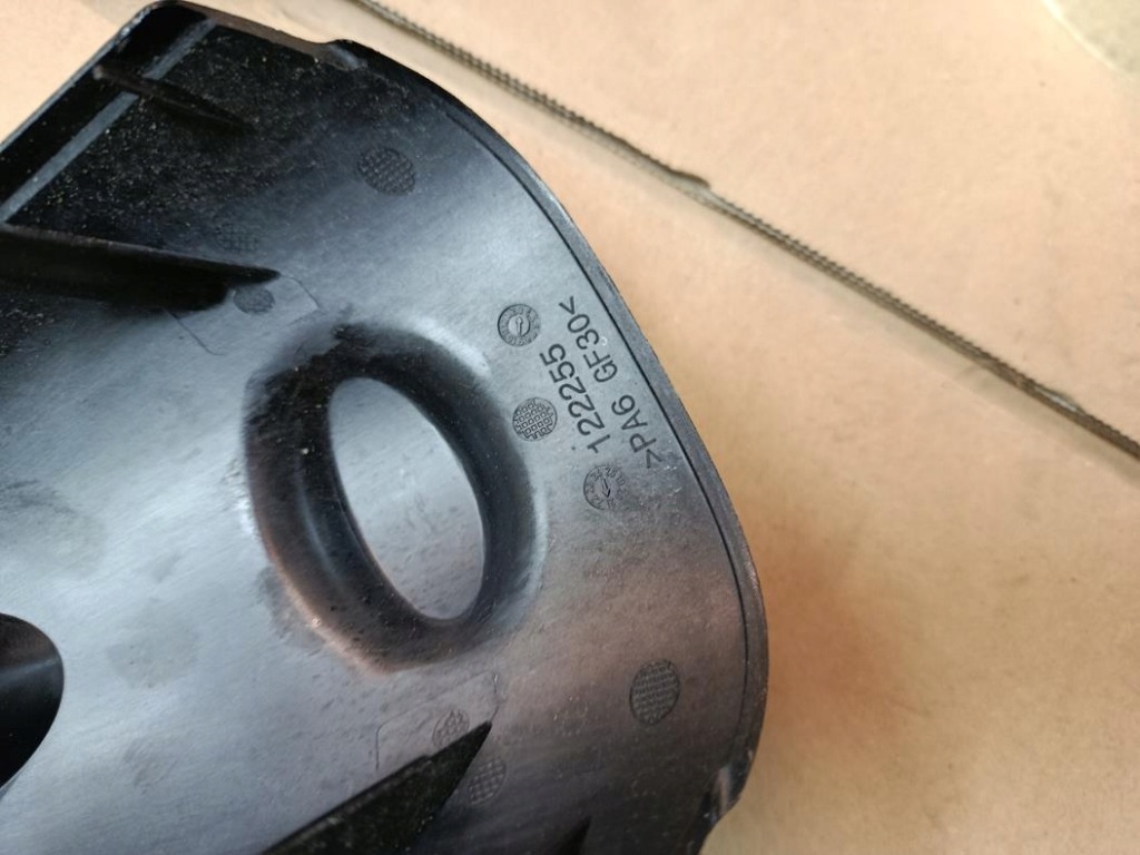 1x балка рейлинг крышный 122 cm renault arkana thule новый leżak magazynowy Недорого