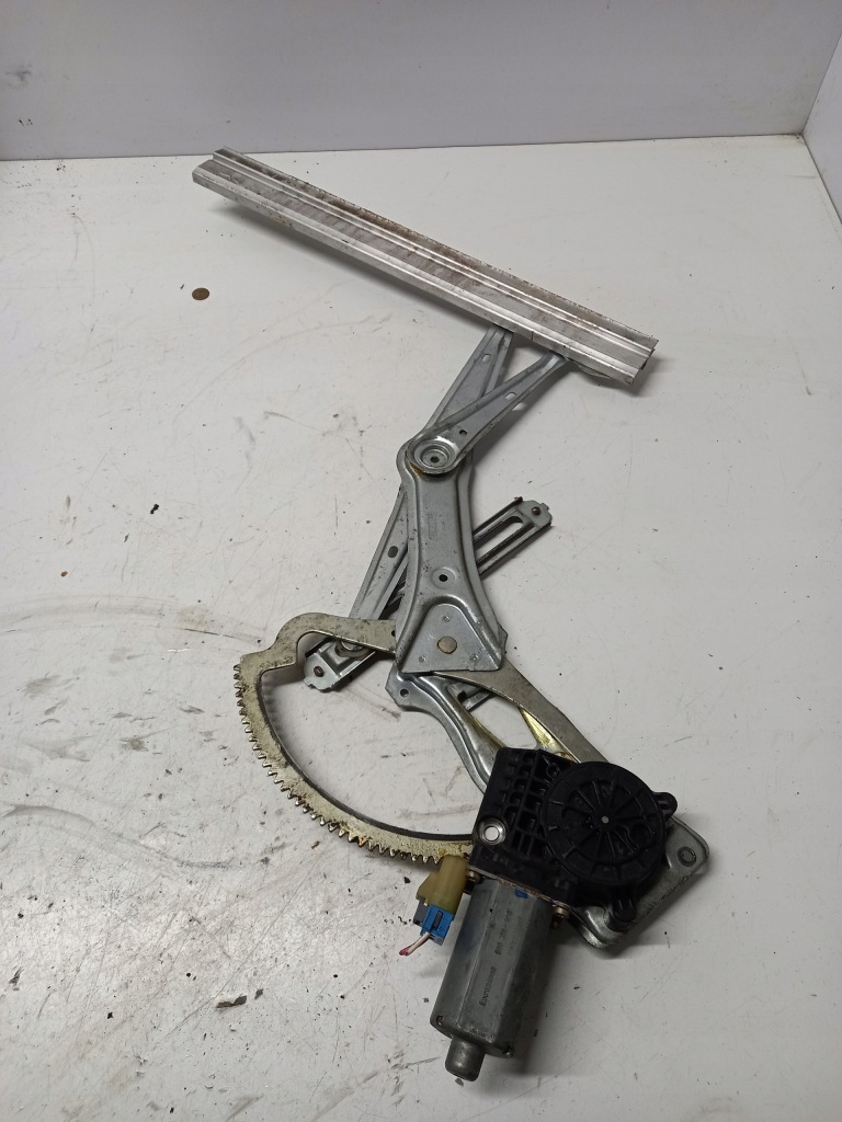 Купить Подъемник стекло передний правый mercedes-benz mlw163