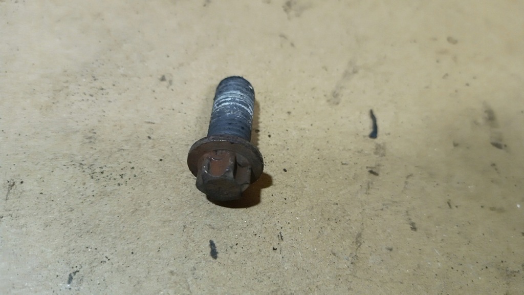 фото №1, Ford transit mk6 2,0 tddi болт колеса маховика