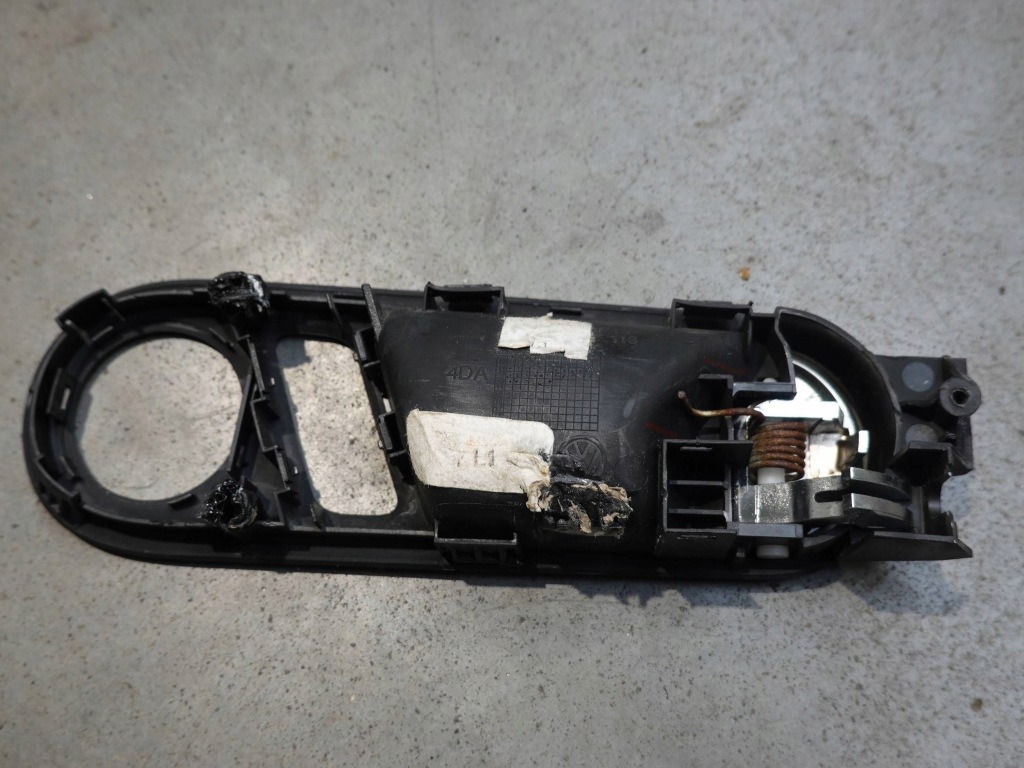фото №3, Vw beetle 5c ручка внутренняя рамка дверь левая оригинал