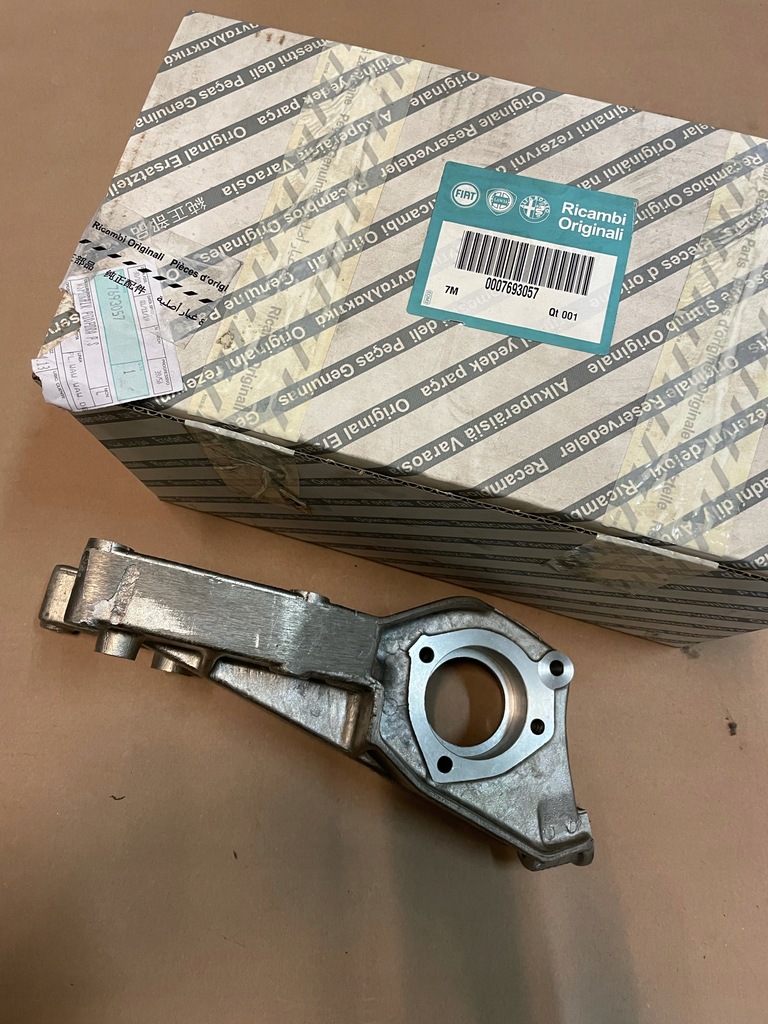 фото №3, Alfa romeo 166 lancia kappa кронштейн піввісь правий