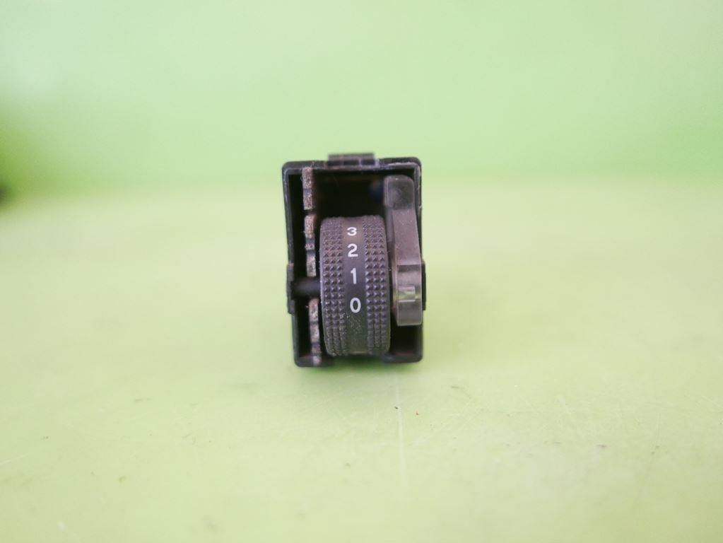 фото №1, Переключатель высоты света hyundai h1 i 00-02