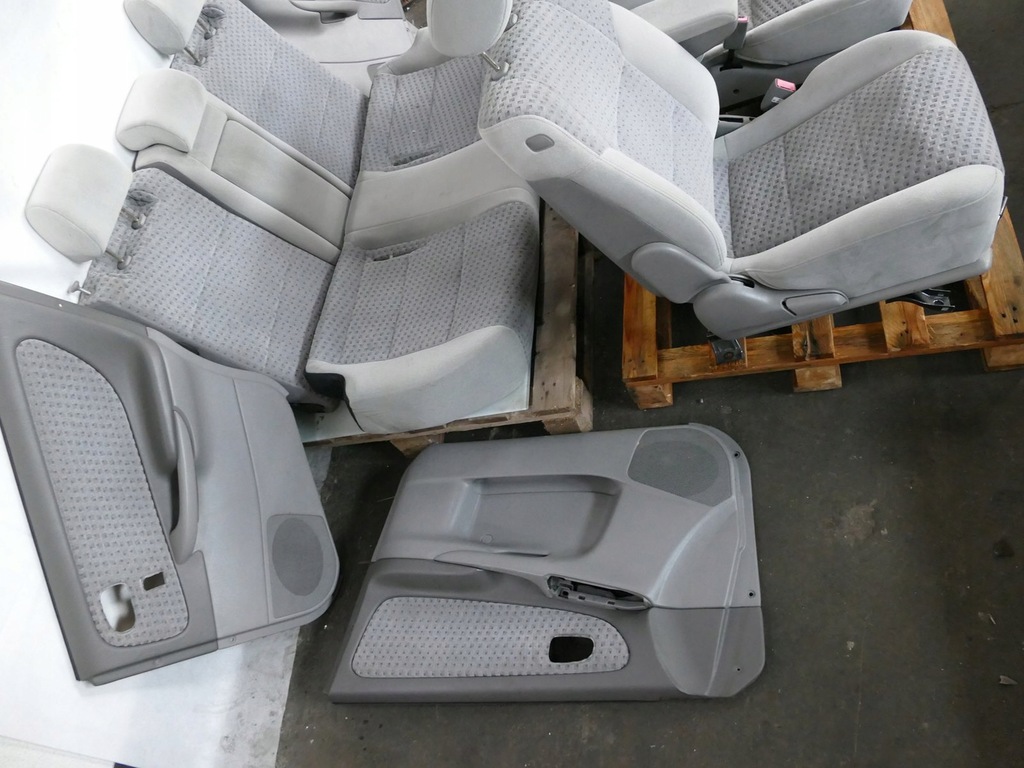 фото №7, Mazda 626 gf v sedan сиденье заднее сиденье обшивка комплект