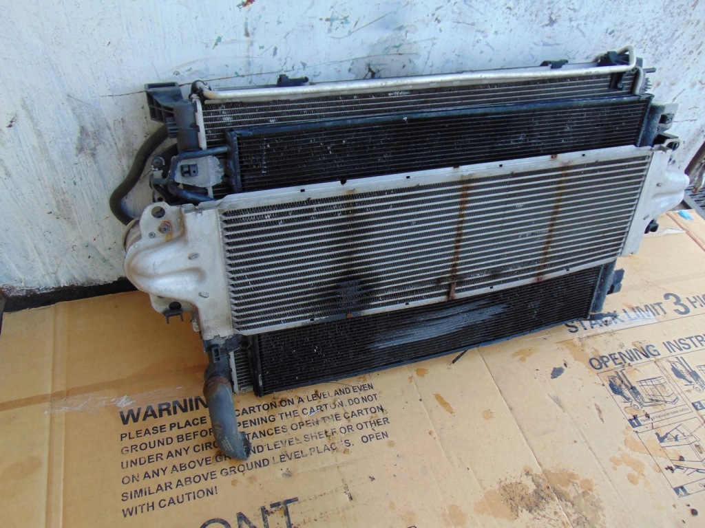 Комплект радіатор вентилятор інтеркулер vw transporter t5 рестайлінг  2010- 2.0tdi Доставка