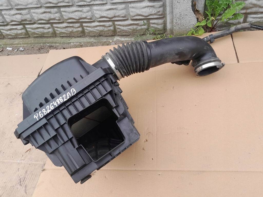фото №1, Корпус фильтра воздуха dodge ram 1500 v 68264882ab