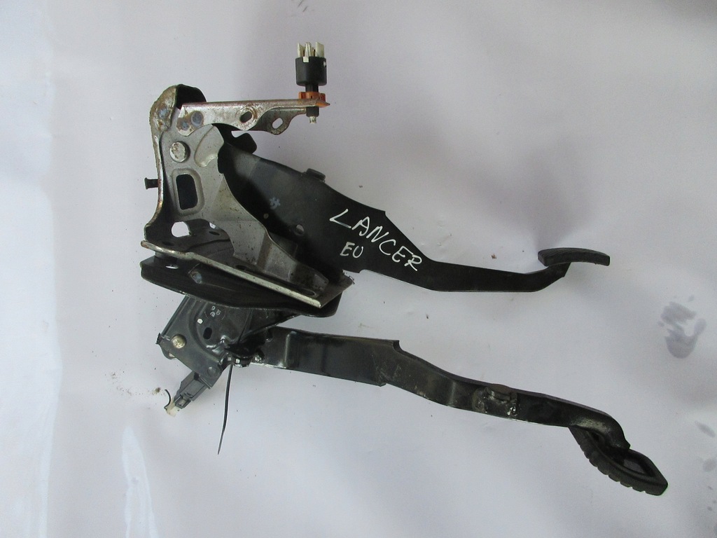 фото №4, Педали педаль сцепления тормоза mitsubishi lancer viii 8 europa