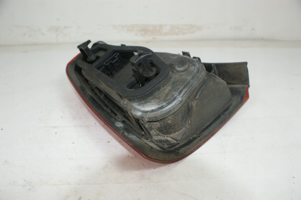 фото №13, Фара лампа правая задняя правый задняя dacia logan sedan