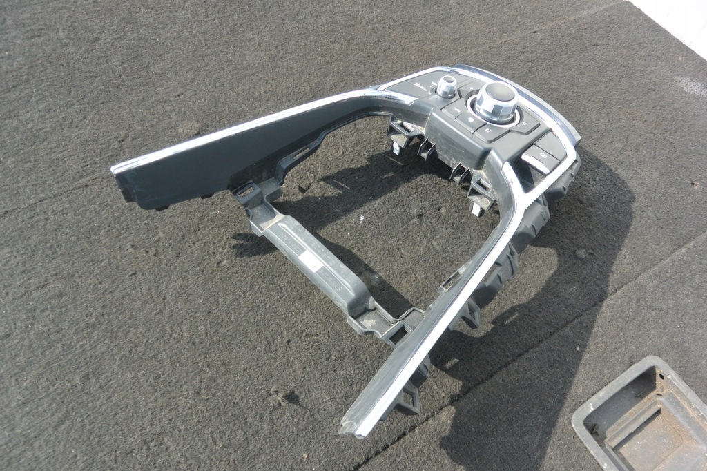 фото №7, Панель управление радио накладка туннель mazda cx9