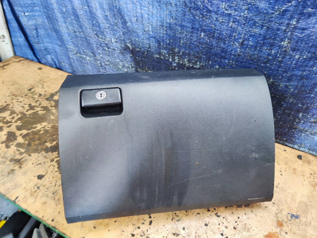 фото №1, Toyota avensis t27 бардачок пасажира europa